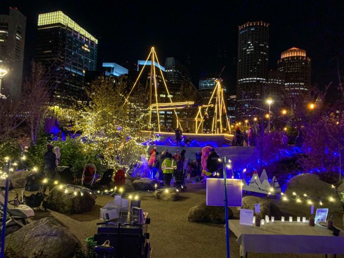 Boston Holiday Lights | Ship Lighting at Martin's Park